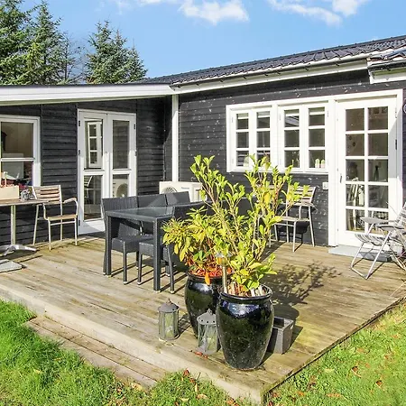 Three-bedroom Holiday In